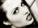 res_angelina_jolie_004.jpg