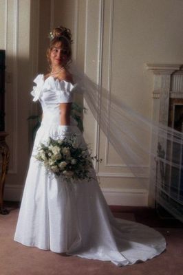 Bride with bouquet an 2.jpg