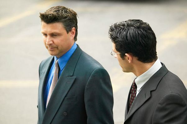 Businessmen on street uid 1430550.jpg