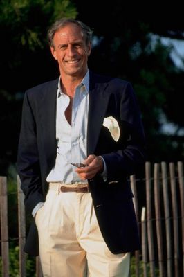 Man wearing blazer and trousers.jpg