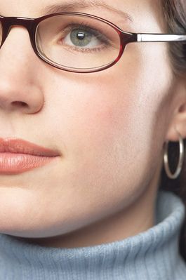 Woman wearing eyeglasses 1 c103127.jpg