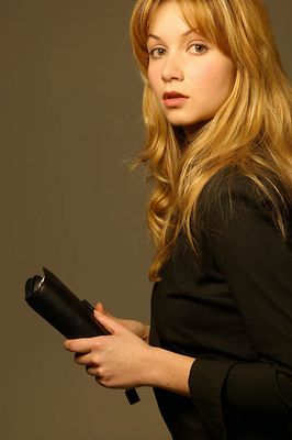 Woman with organizer uid 1430419.jpg