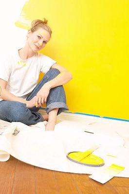 Woman with painting paraphernalia BE 1.jpg