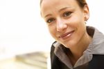 Smiling businesswoman uid 1433147.jpg