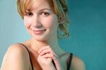 Smiling woman face uid 1432976.jpg