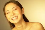 Woman head and shoulders uid 1344532.jpg