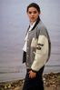 اسم الصورة=Woman wearing letterman jacket beside lake.jpg
حجم الملف=49كيلوبايت
الأبعاد=426x640
تاريخ الإضافة=%065 %28, %2005 Woman wearing letterman jacket beside lake.jpg