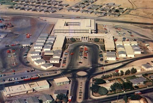 01_Ad_bldg.jpg
