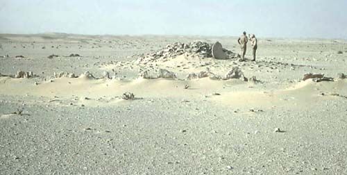 1948_March_31_Burial_mound_plateau_SW_of_JabrinWS_JJ.jpg