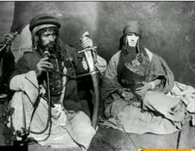 نمر بن عدوان
صورة نمر بن عدوان بالأبيض والأسود مع زوجته وضحى
الكلمات الإستدلالية(لتسهيل البحث): نمر بن عد