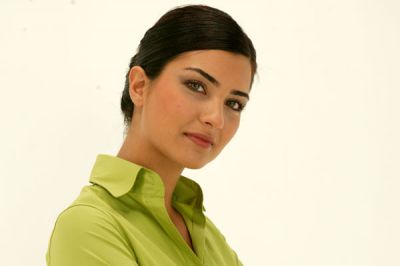 Tuba Büyüküstün
Tuba Büyüküstün



الكلمات الإستدلالية(لتسهيل البحث): Tuba Büyüküstün