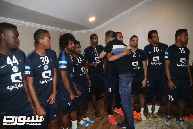 33883289652873123610