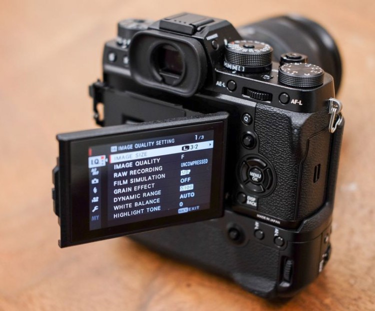 X-T2-3-inch rear LCD