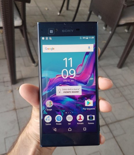 Sony- Xperia F8331